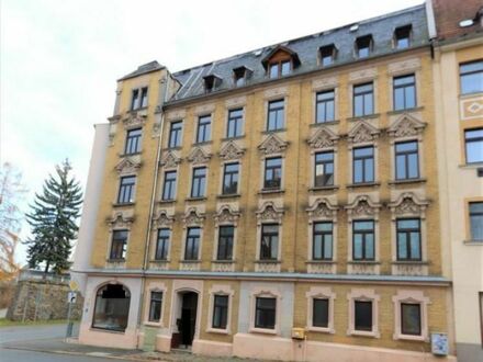 teilsaniertes Wohn- und Geschäftshaus mit Balkonen und 3 Garagen in Plauen
