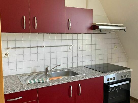 Schöne bezugsfreie 2-Zimmer-ETW im DG mit Dusche, EBK und Balkon in Denkmalschutzobjekt in Plauen