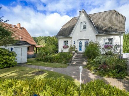Traumhaftes Weiß-Klinker-Haus mit Friesengiebel