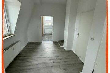 Praktische 4-Zimmer-Wohnung im 3. Obergeschoss mit großer Küche und großem Bad zu vermieten!