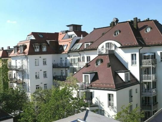 Geräumige Dachterrassenwohnung im Loftstil, über 199 m², in der Nähe der Blutenburgstraße