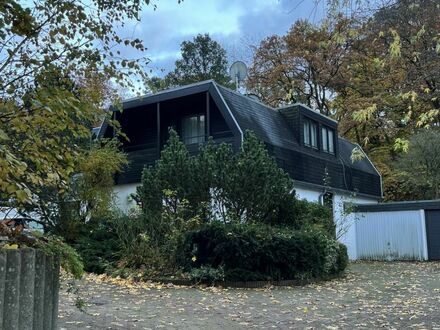 Idyllisches Zuhause am Waldrand: Charmante Doppelhaushälfte in traumhafter Lage