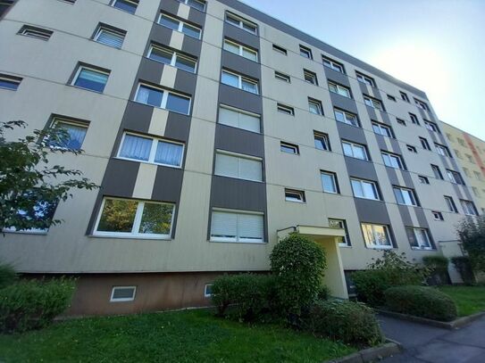 4-Zimmer Wohnung mit Balkon, Ausblick und PKW-Stellplatz, auf dem Westberg