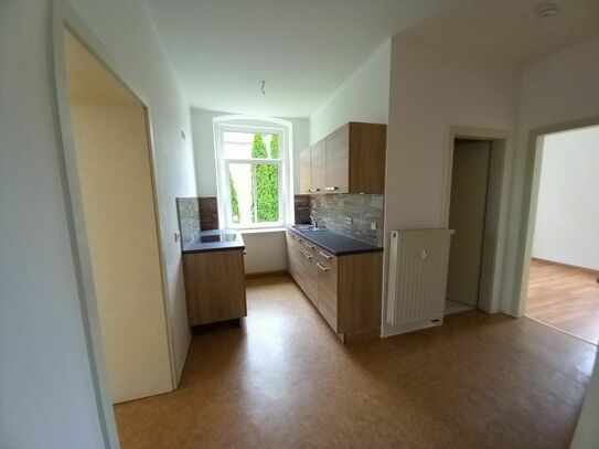 gemütliche 2-Zimmer Wohnung in netter Mietergemeinschaft, Hochparterre, Einbauküche, ab 01.08.2024!