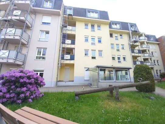 vermietete Kapitalanlage in Crimmitschau: 2 Zimmer Eigentumswohnung mit Balkon