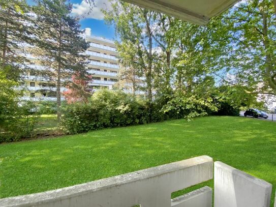 Schicke 2 Zimmerwohnung mit großem Balkon und Blick ins Grüne