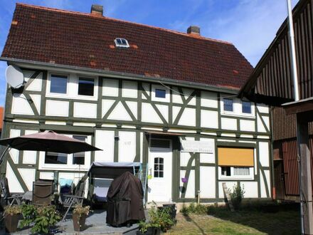 Mögliche Monatsrate 362,92 € *!Nostalgisches Fachwerkhaus in Staufenberg-Landwehrhagen – kein Denkmalschutz – 1464 m² G…