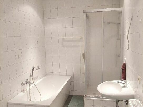 *** 3 Zimmer Wohnung in Elsterberg Bad mit Wanne)& Dusche ***