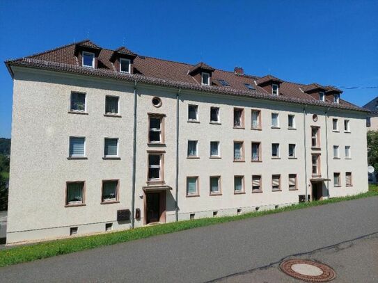 !! Eigentums-Wohnung in Elsterberg Dachgeschoss 2 Zimmer Küche Bad mit Balkon! mit eigenem Garten! - vermietbar - Kapit…