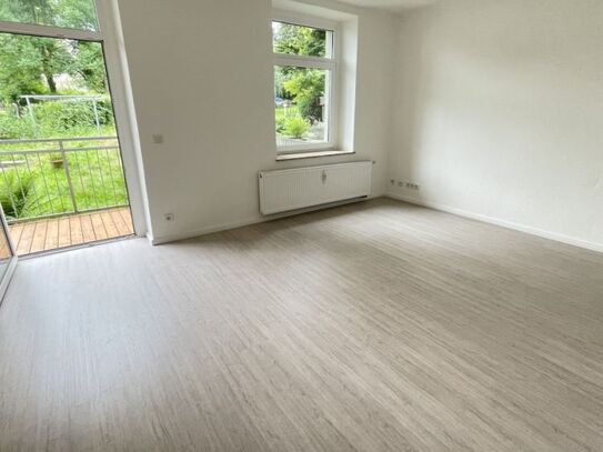 Frei ab 1.12.24. / komplett zum Innenhof mit Balkon + Wanne u.v.m.