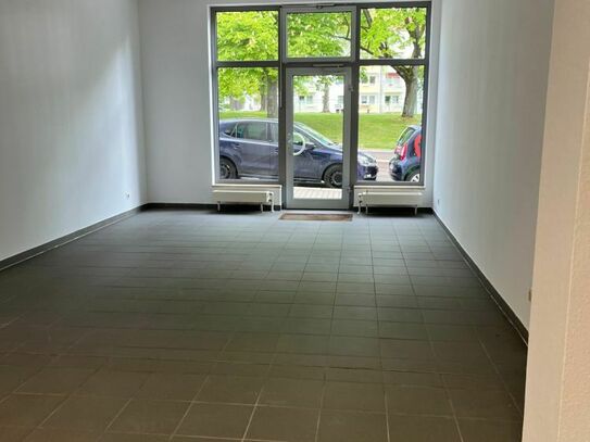 TOP Gewerbe - Ladenfenster - Stellplätze vorm Gewerbe - TOP Infrastruktur**