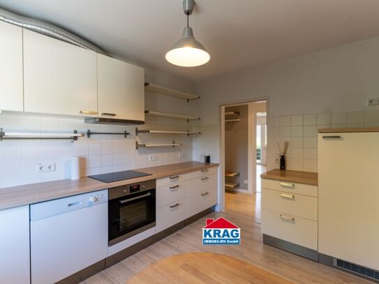 ++ KRAG Immobilien ++ am Waldrand: moderne Einbauküche und Bad, Balkon, Stellplatz, Keller ++