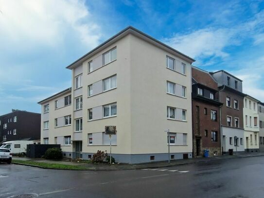 Gut geschnittene 3-Zimmer Erdgeschoss-Wohnung (Hochparterre) mit Loggia, nähe Schmölderpark