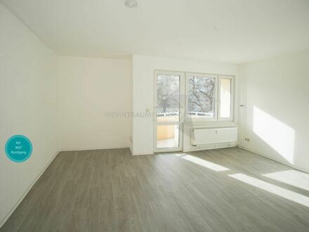 !! WG-geeignete Wohnung in C-Bernsdorf !! Gemütliche 3 Raum-Whg. mit Balkon und Tageslichtbad