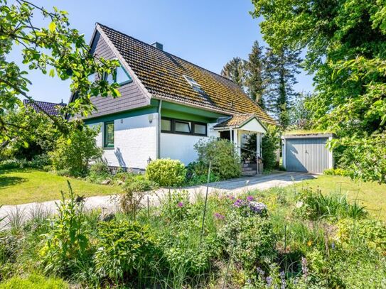 Einfamilienhaus mit Keller und großem Grundstück in familiengerechter Sackgassenendlage von Fockbek