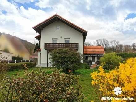 BERK Immobilien - Zweifamilienhaus mit über 1100 m² Grundstück in beliebter Lage von Miltenberg-Nord