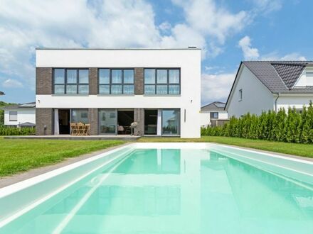 Nahe der Havel: Einfamilienhaus mit 4 Schlafzimmern, Pool, großem Garten und 3 Badezimmern!