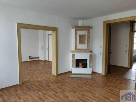 Exklusive 4-Raumwohnung mit Fahrstuhl, Fußbodenheizung und Balkon in Löbau