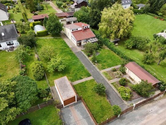 Leubnitz-Forst, kleines Haus mit Wintergarten und Pool; Neubau möglich