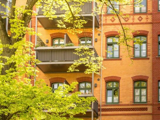 Investment * Moderne und vermietete 2-Zimmer-Wohnung mit Balkon & Einbauküche in beliebter Lage