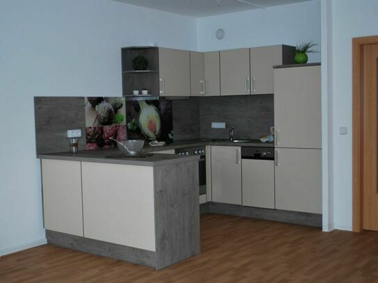 Helle 3-Raum-Wohnung mit offener Einbauküche in Helbersdorf!