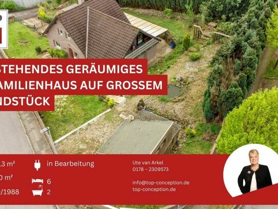 Freistehendes geräumiges Einfamilienhaus auf großem Grundstück *provisionsfrei