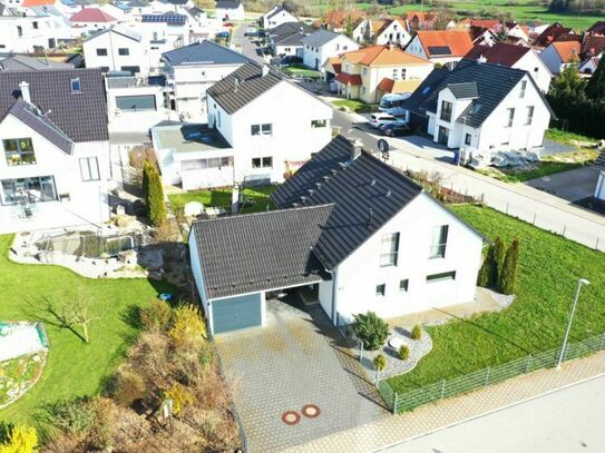 Einfamilienhaus mit großem Garten im Neubaugebiet in Deining.
