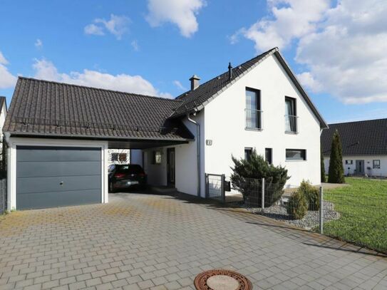 Einfamilienhaus mit großem Garten im Neubaugebiet in Deining.