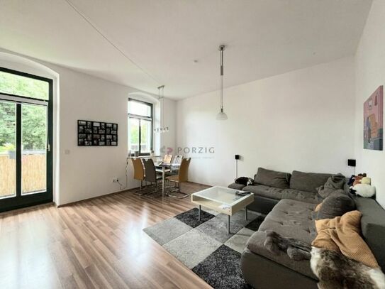 Große 4-Raum-Wohnung mit sonnigem Balkon und PKW-Stellplatz in beliebter Lage