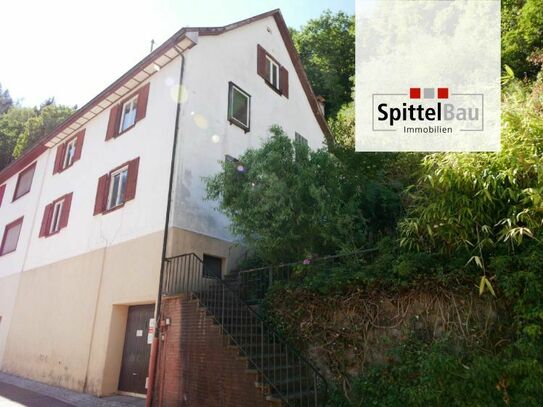 Zweifamilienhaus-Doppelhaushälfte mit viel Potential in zentraler Lage von Schiltach zu verkaufen!