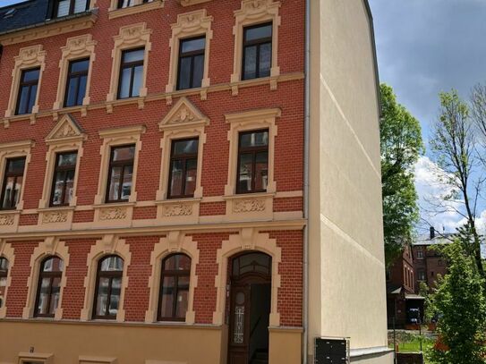 Schöne 2- Raum-Wohnung im 1. Erdgeschoss mit Balkon, separatem Mehrzweckraum und Nebeneingang bzw. Ausgang mit Rampe!