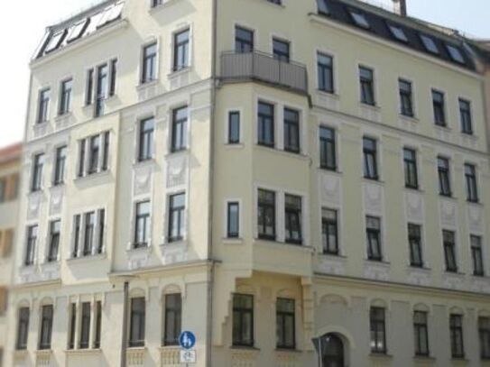 Geibelstr. 62, Wohnung 10 ~~~ Dachgeschoss, Balkon, Tageslichtbad mit Wanne und Dusche, Keller, Dachboden