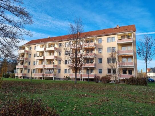 Schöne 2-Raumwohnung mit viel Licht und Balkon