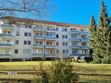 Helle 2-Raumwohnung mit Balkon an der Giebelseite