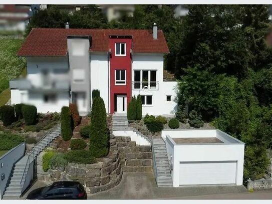 Genießen Sie den Panoramablick: Traumhafte Doppelhaushälfte mit 3 Etagen und Doppelgarage