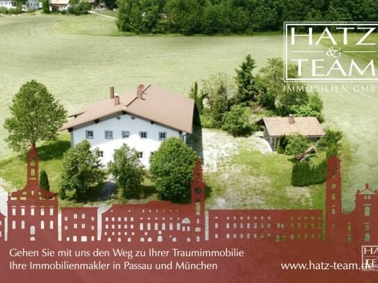 Großzügige Gewerbeeinheit mit separater Wohnung in Neureichenau!
Ideal für die Nutzung von Büro- und Seminarräumen!