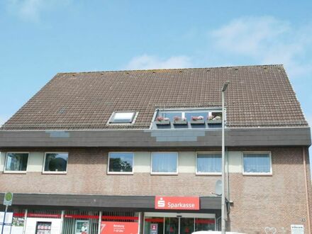 Geräumige, helle 3-Zimmer Dachgeschoßwohnung mit Balkon in 24837 Schleswig zu verkaufen.