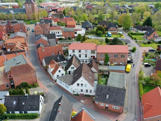 Charmantes Stadthaus/Mehrfamilienhaus in 25836 Garding zu verkaufen.