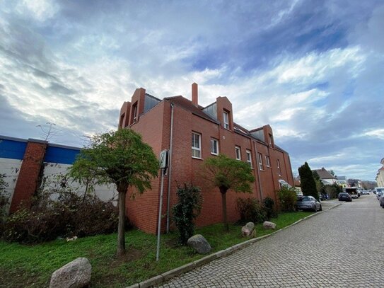 Ruhig, zentral, individuell mit Badewanne, Dusche und Hauswirtschaftsraum in Neue- Neustadt!