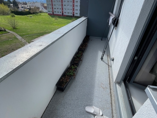 Sie suchen eine schöne gemütliche neue Wohnung mit einem großem Balkon? Dann habe ich das Richtige!