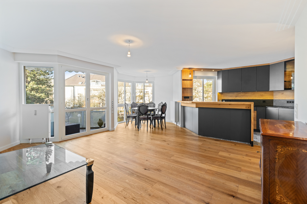 Denning: 4 Zi.-Traumwhg nach aufwändiger Kernsanierung, 113 qm, optional 2 TGplätze und 2 Hobbyräume