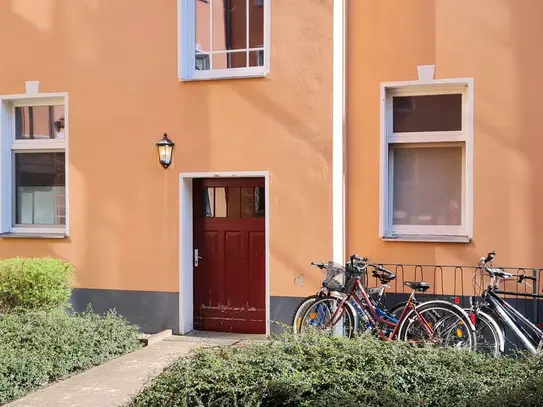 Bright and quiet apartment in a rear building, Tempelhof-Schöneberg (Marienfelde)