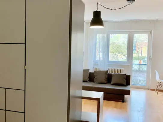 Spacious Studio with riverview in Tiergarten