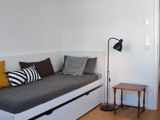 Spacious, awesome attic apartment in Weißensee, Berlin (Families welcome), Berlin - Amsterdam Apartments for Rent