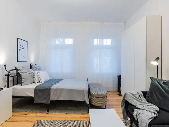 HIP ONE BEDROOM APARTMENT WITH BALCONY IN SIMON-DACH-STRASSE BERLIN FRIEDRICHSHAIN