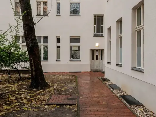 Newly Renovated Altbau in Neukölln, Berlin - Amsterdam Apartments for Rent