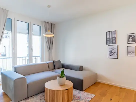 Beautiful & bright 2 Room Apartment with balcony in Lichtenberg Berlin