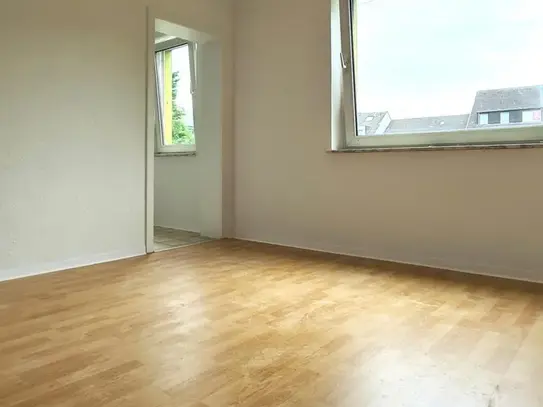 Schöne, helle 2,5-Zimmer-City-Wohnung, 1. OG, Sälzerstr. 71, E-West