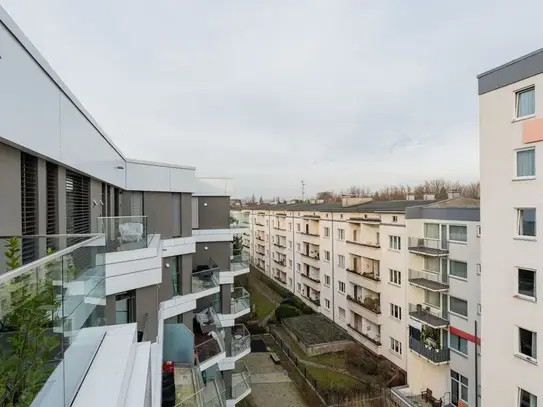 NEW Bright & Modern 2 Bedroom Apartment with Office and Balcony in Wilmersdorf