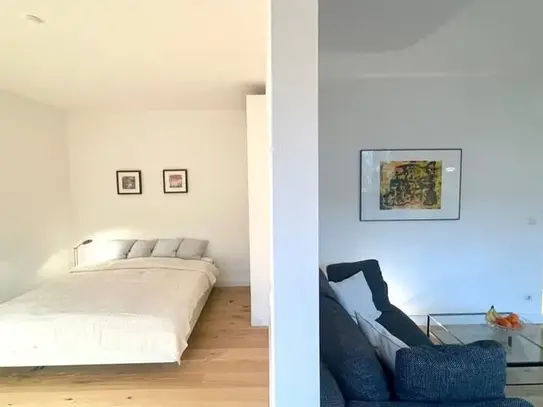 Spacious & modern studio in Charlottenburg Fasanenplatz, Parking space possible, Berlin - Amsterdam Apartments for Rent